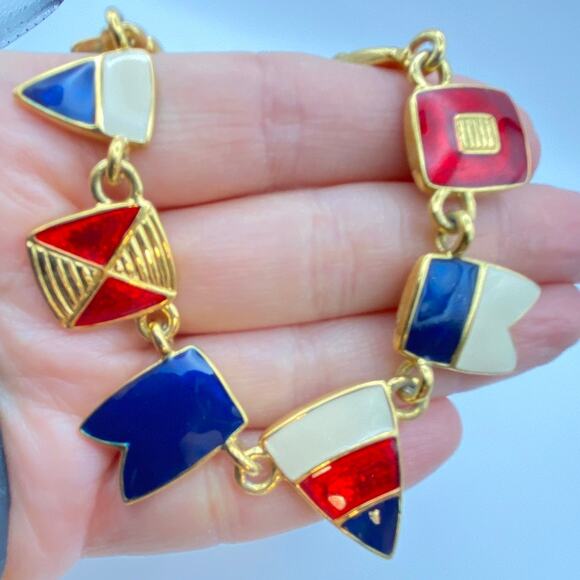 NWOT Vtg TRIFARI Flag Nautical Necklace Red White Blue Gold Tone Toggle Clasp - Picture 3 of 8